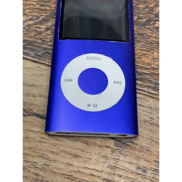 Apple iPod Nano 4th Generation Blue 8GB Model:A1285 W/ Cable & Adapter - Picture 5 of 5